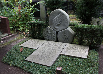 Grabstätte Haubrich / Millowitsch (Schwester von Willy Millowitsch)