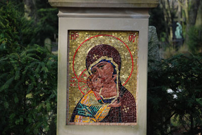 Restauriertes Mosaik "Maria mit Kind"