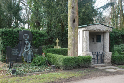 Einziges Urnenhaus auf Melaten