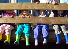 Kinder beim Spielen (&copy; SEPpics/stock.xchng)