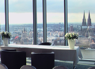 Trauzimmer im KölnTriangle mit Domblick (© KölnSky GmbH)