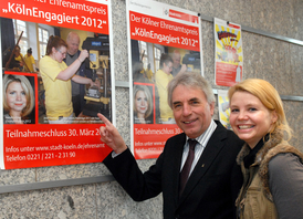 Oberbürgermeister Jürgen Roters und Ehrenamtspatin Annette Frier (&copy; Stadt Köln)