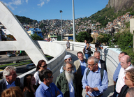 Oberbürgermeister Jürgen Roters und Delegationsmitglieder besuchen die Favela Rocinha (© Stadt Köln)