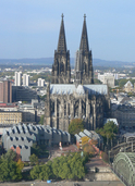 Blick auf Dom und Kulturzentrum von Deutz aus (© PantherMedia/Matthias R.)