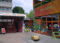 Stadtteilbibliothek Bocklemünd/Mengenich - Außenansicht (&copy; Carl Victor Dahmen)