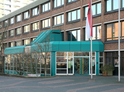 Stadtteilbibliothek Chorweiler - Eingangsbereich (© Carl Victor Dahmen)