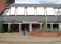 Stadtteilbibliothek Porz - Außenansicht (© Stadt Köln/Erika Roettgen)