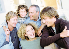Family portrait of three generations (&copy; www.imagesource.com)