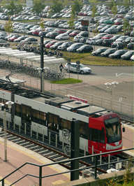 Stadtbahn mit Park and Ride Parkplatz (© Stadt Köln)