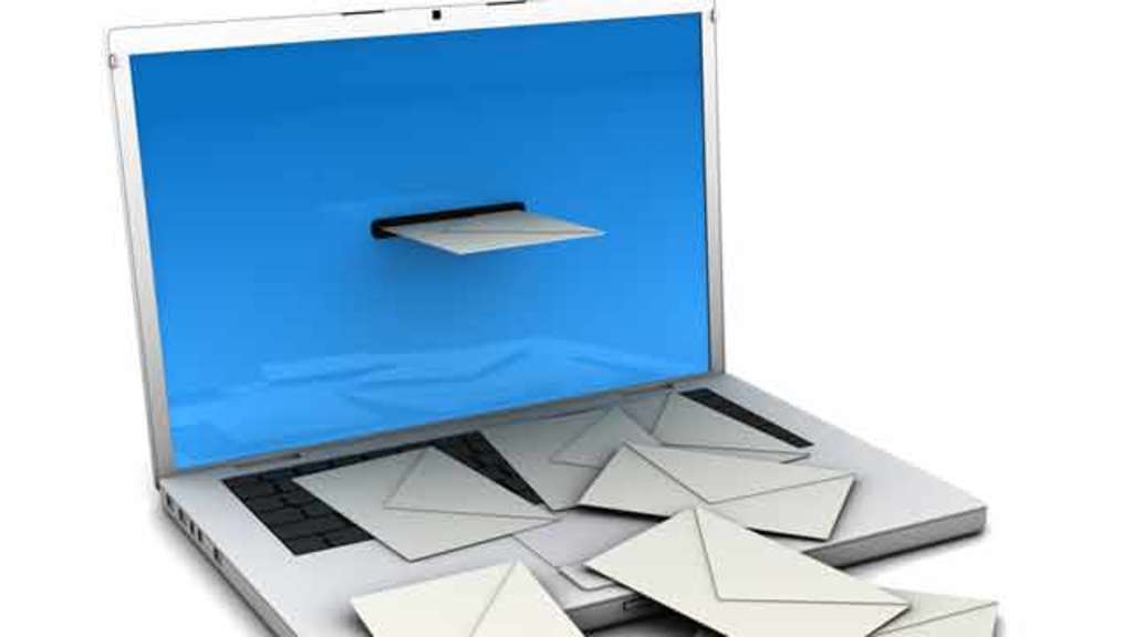 Monitor eines Laptops wirft Briefe raus