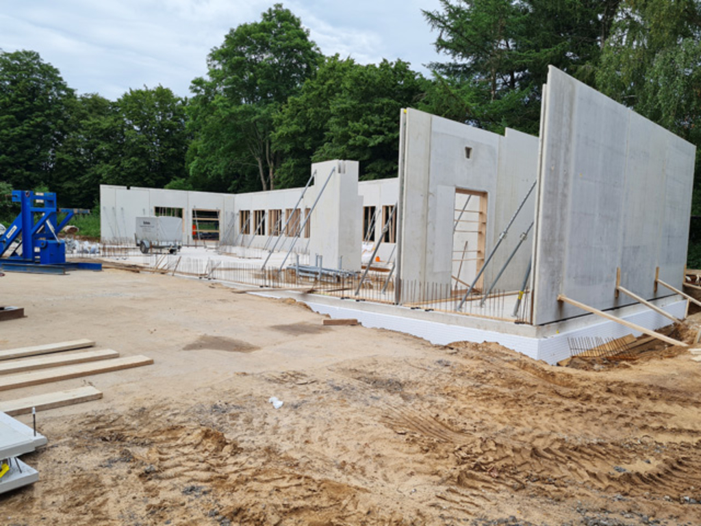 Vorderansicht der Mensa in Modulbauweise am Dellbrücker Mauspfad