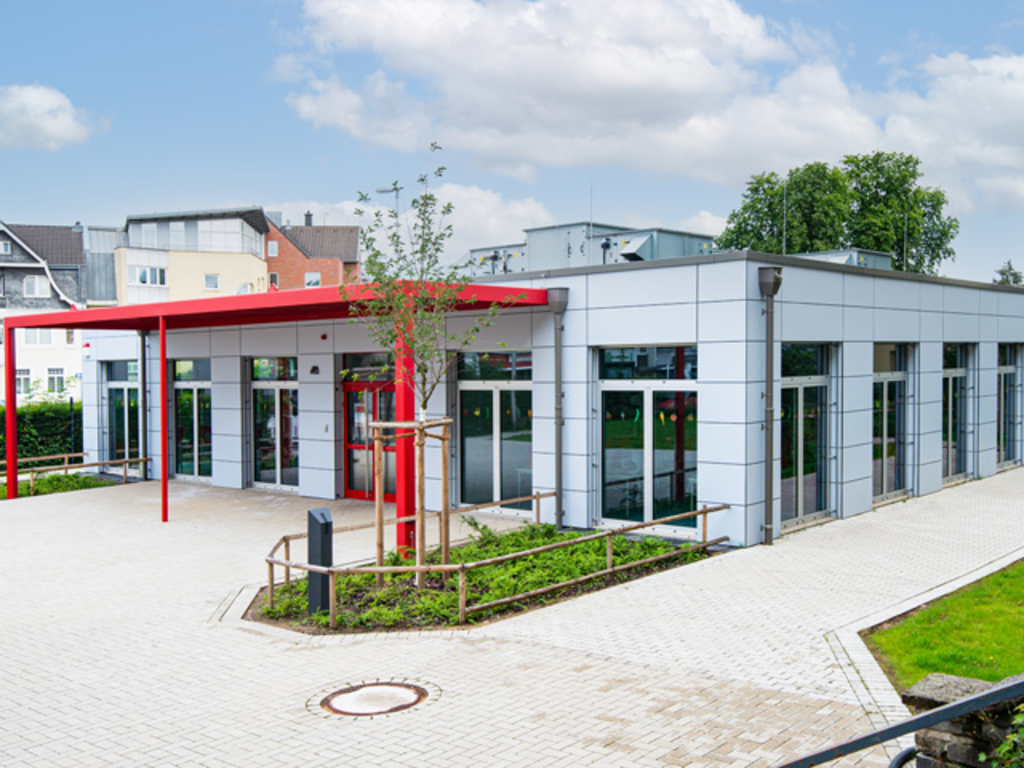 Neue Mensa der Gemeinschaftsgrundschule Hauptstraße in Porz, gebaut in Stahlmodulbauweise