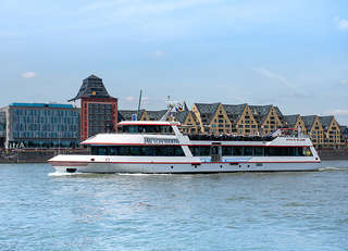 Heirat Auf Dem Rhein Mit Der Koln Dusseldorfer Rheinschiffahrt Stadt 