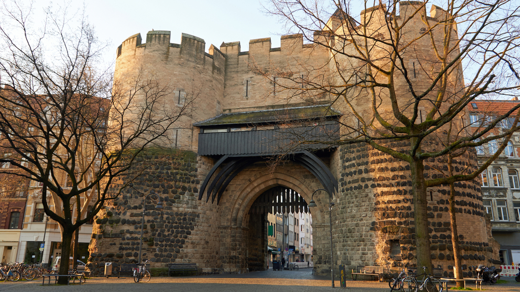 Eigelsteintorburg - Erhalten gebliebender Teil einer mittelalterlichen Stadtmauer in der Kölner Innenstadt