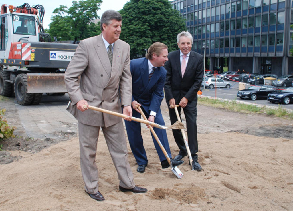Erster Spatenstich: Lindlar, Lienenkämper und Roters