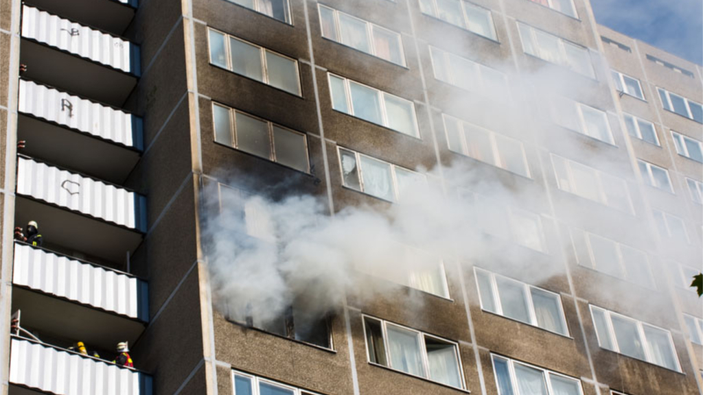 Brand in einem Hochhaus
