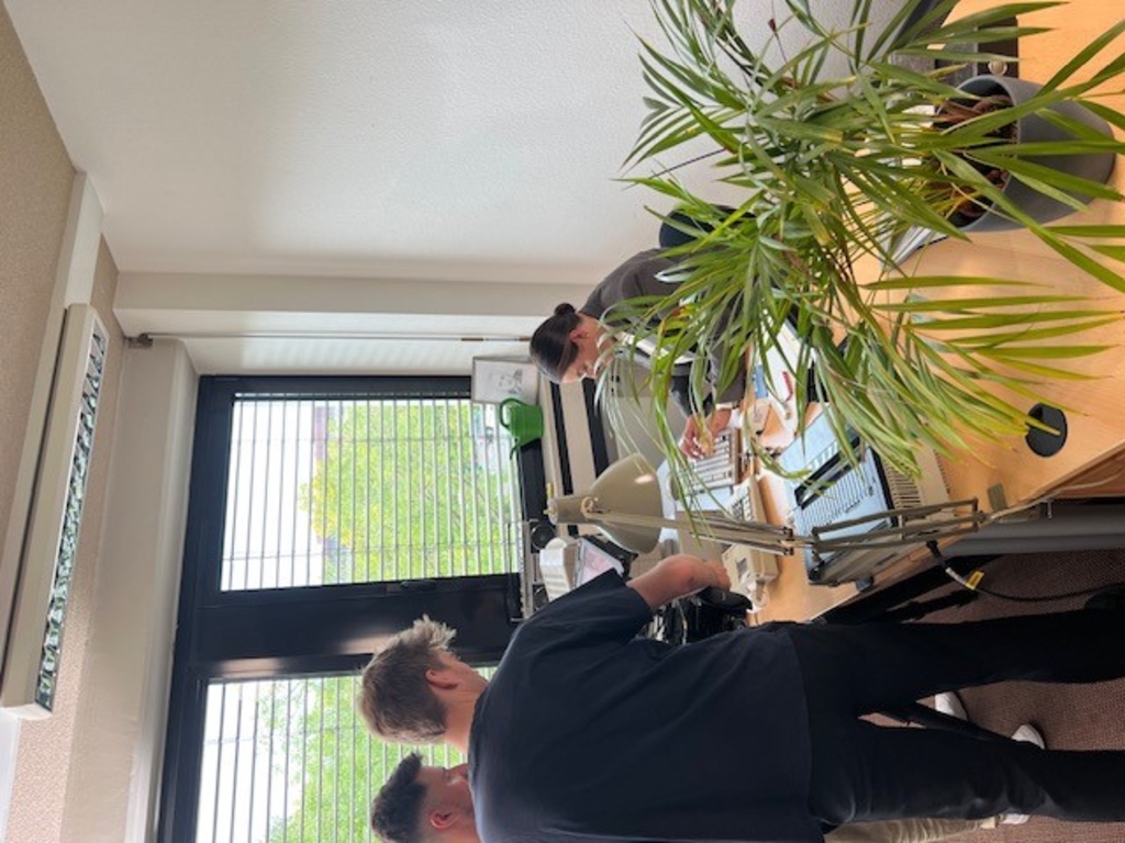 Frau Lamm Beim Dreh Im 60er Look Mit Videocrew2