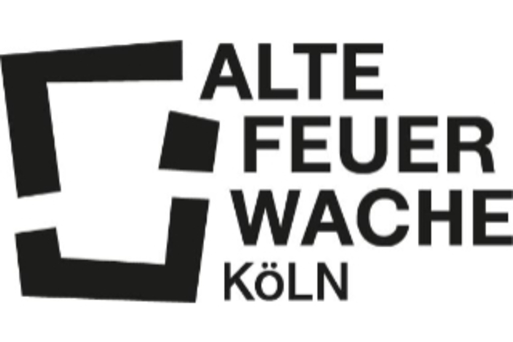 Auf der linken Seite des Logos ist ein Rechteck in schwarzer Farbe zu sehen, dass an drei Stellen unterbrochen ist. Rechts steht in schwarzer Schrift in Großbuchstaben: ALTE FEUERWACHE KÖLN, Link auf Bürgerzentrum Alte Feuerwache e. V.