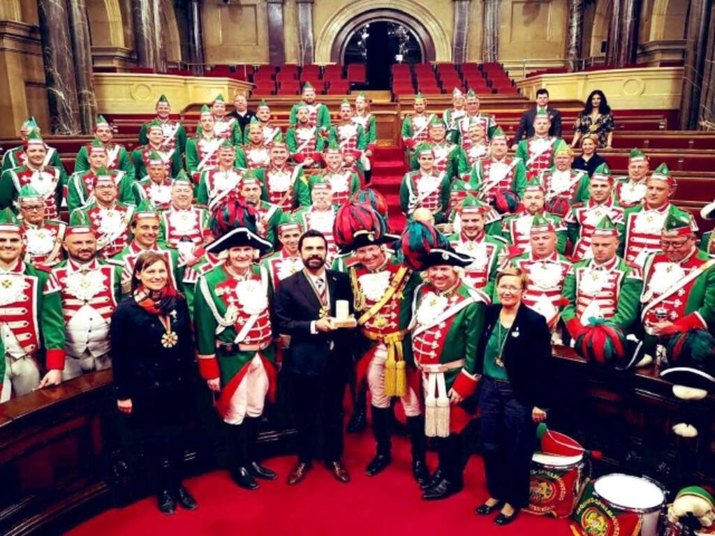 Gruppenfoto, Karnevalsgruppe der Alstädter Köln im Parlament