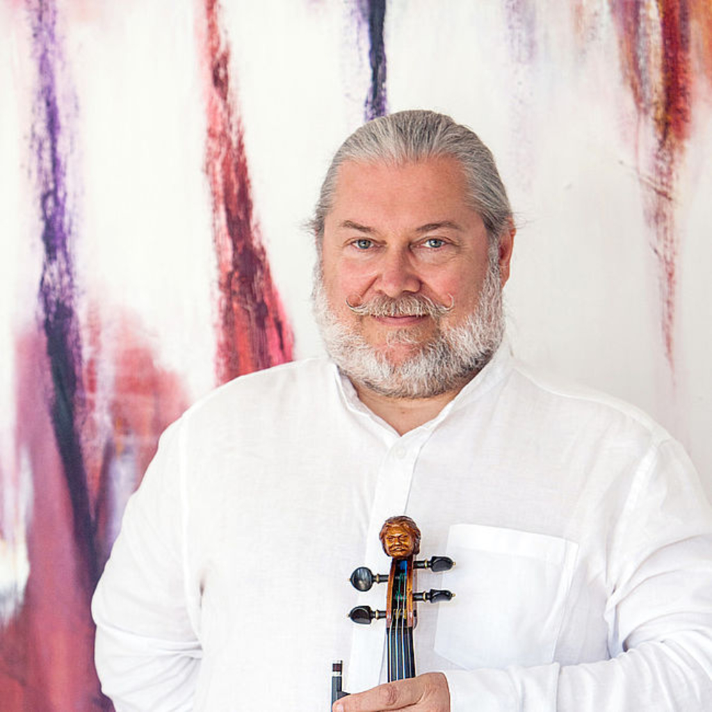 Eine Portraitaufnahme von Igor Epstein