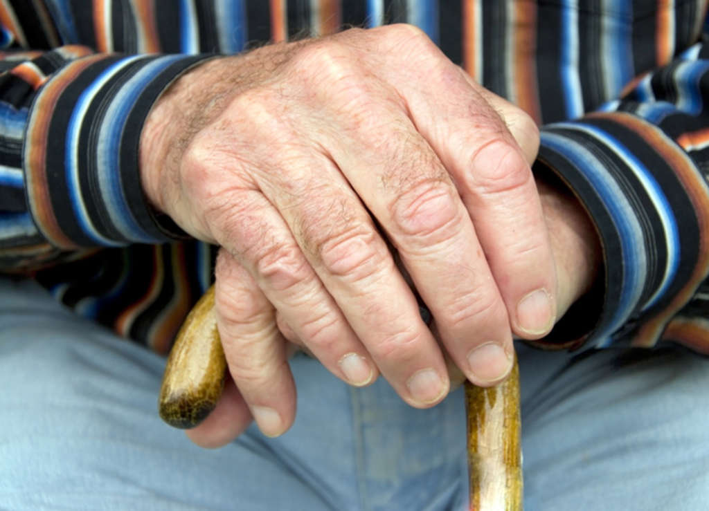 Hände übereinander