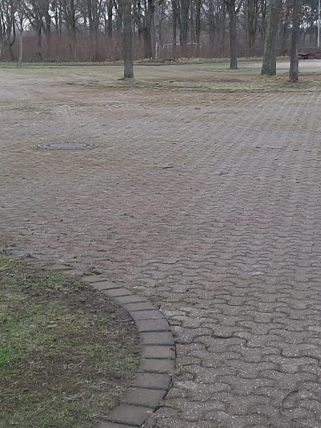 versiegelte Fläche in Chorweiler vor Baubeginn