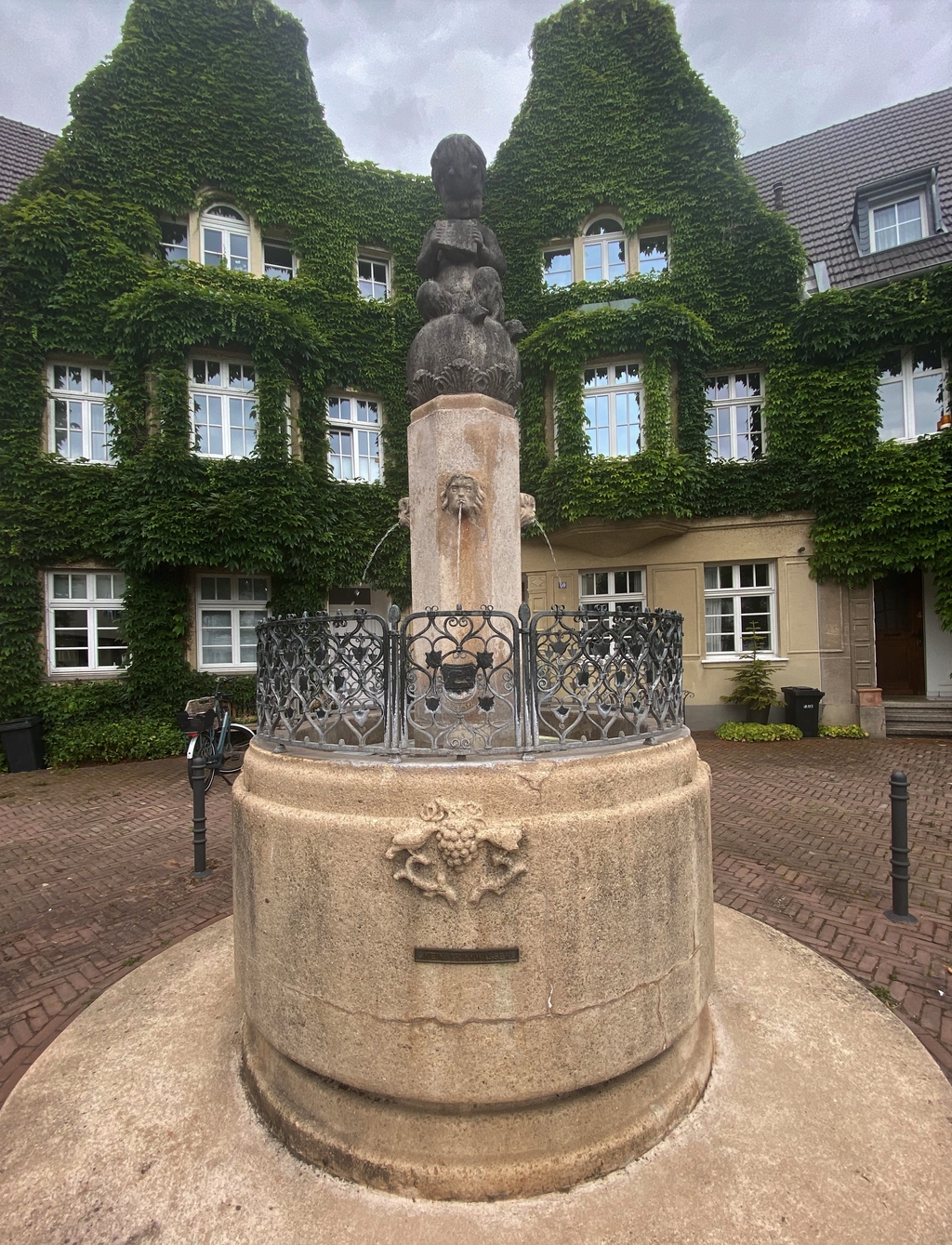 Bild des Panbrunnen