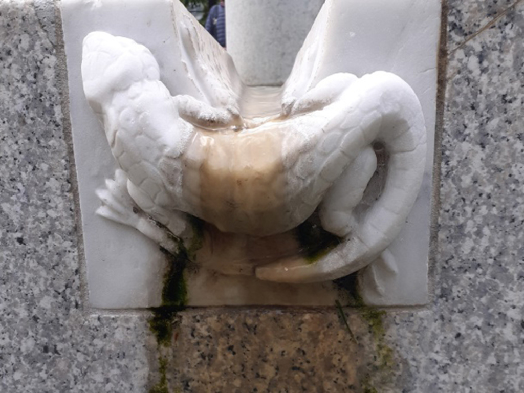 Tierbrunnen Detailansicht