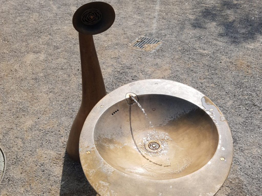Trinkwasserbrunnen auf dem Hackenberg-Platz