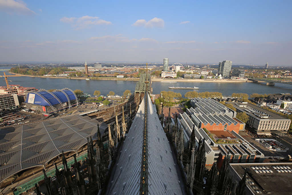 Achse Netz Dom Hohenzollenrnbrücke