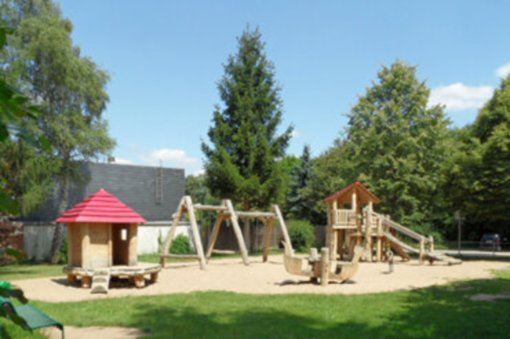 Spielplatz Behringweg/Nelkenweg, Link auf Spielplätze in Köln - Stadt Köln