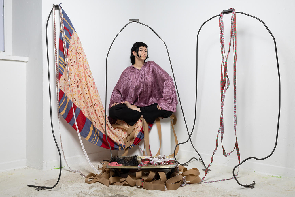 Porträt von Cristiana Cott Negoescu, Link auf Friedrich-Vordemberge-Stipendium für Bildende Kunst 2024 - Stadt Köln