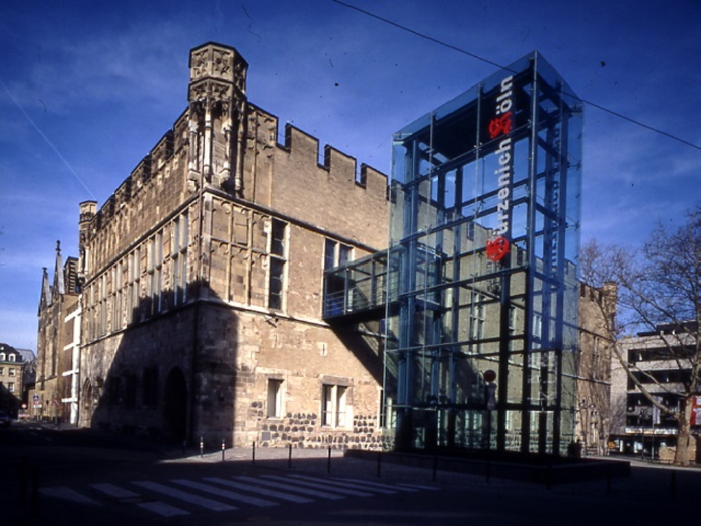 Gürzenich zu Köln Südseite mit Aufzugturm