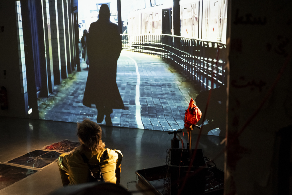 Foto von einer Videoinstallation auf der Ausstellung