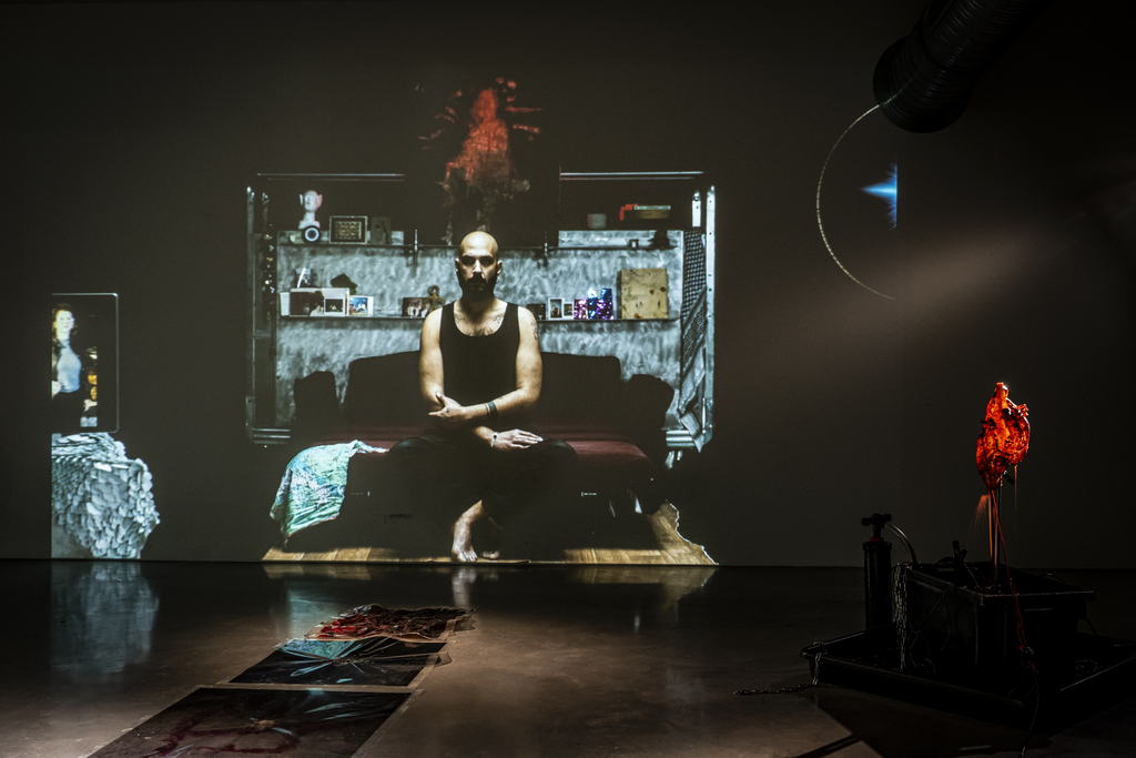 Foto von einer Videoinstallation auf der Ausstellung