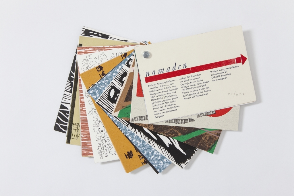 Sammlung von künstlerische gestalteten Ausstellungskatalogen