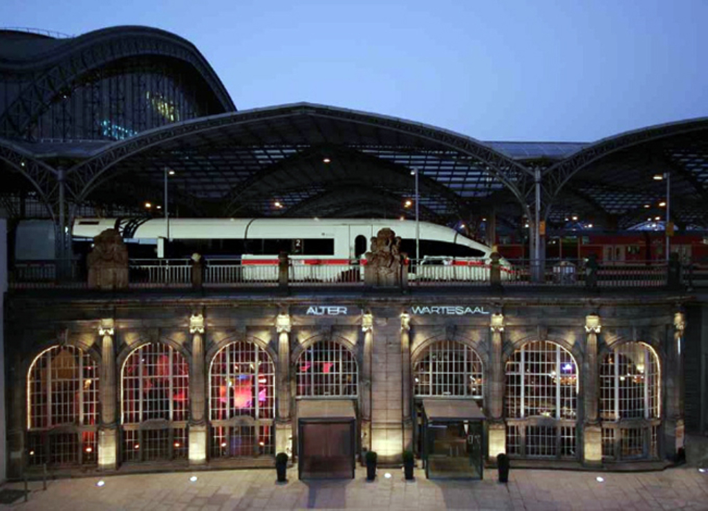 Wartesaal am Dom - Außenansicht