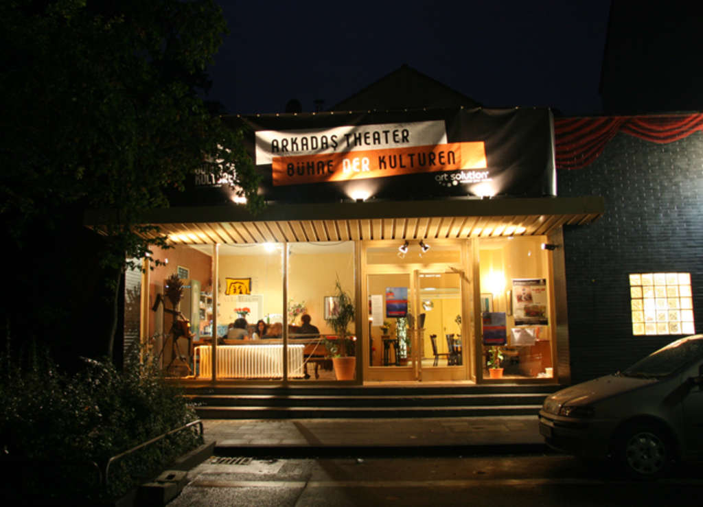 Uraniatheater bei Nacht