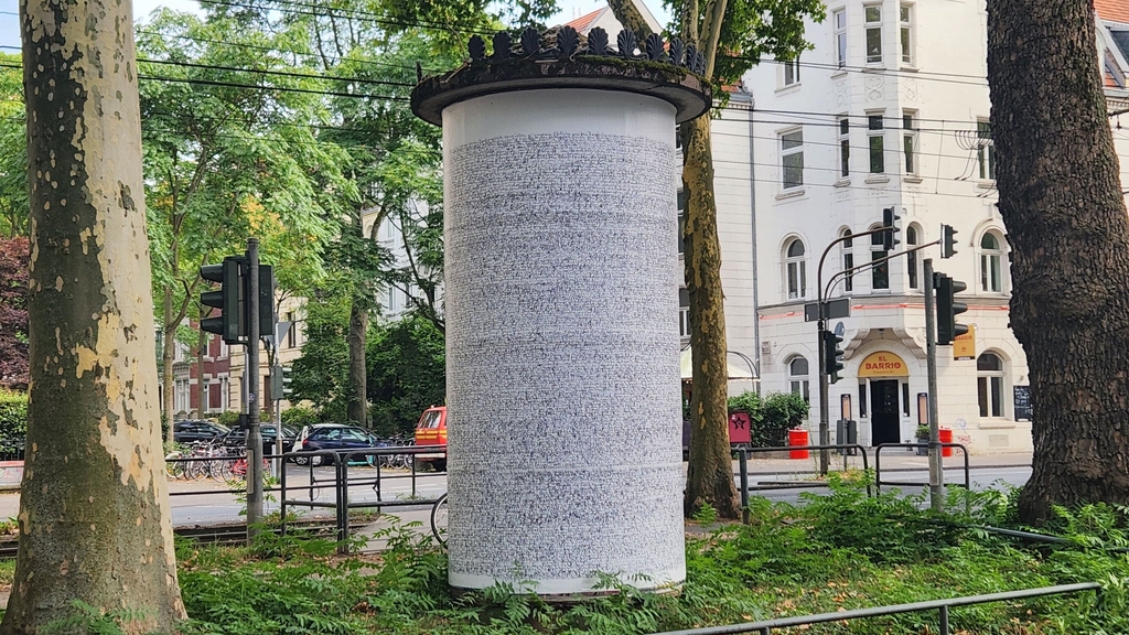 Foto der Kunstsäule Seestück IV – Ein Meer aus Worten