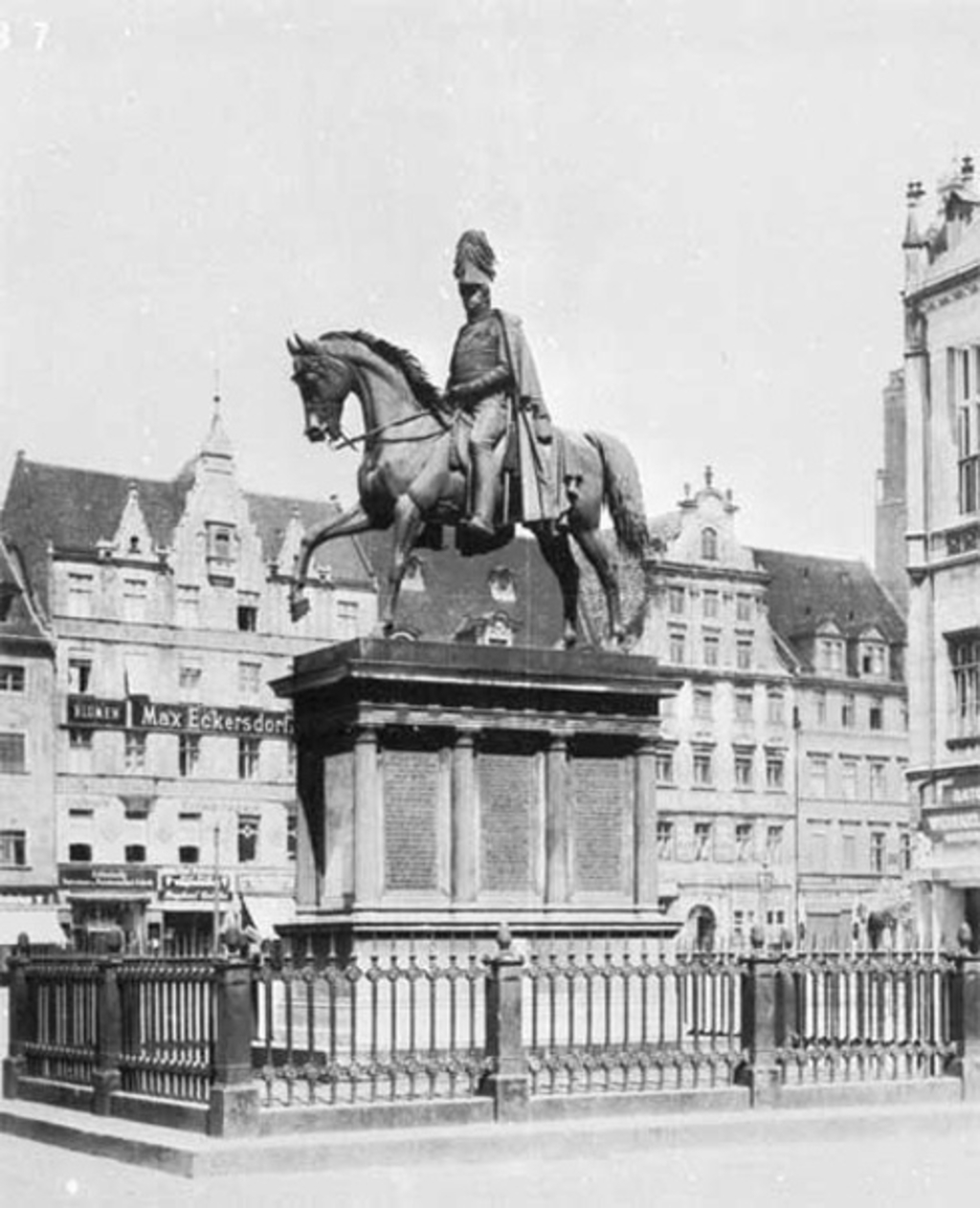 Früheres Reiterstandbild Friedrich Wilhelm III. (1861, nach 1945 zerstört) in Breslau
