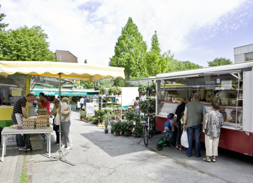 Wochenmarkt Stammheim, Ricarda-Huch-Straße