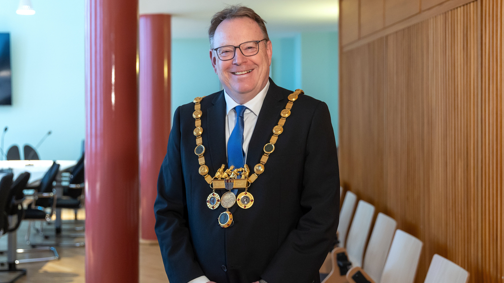 OB Torsten Burmester mit Amtskette, Link auf Reden des Oberbürgermeisters Torsten Burmester - Stadt Köln