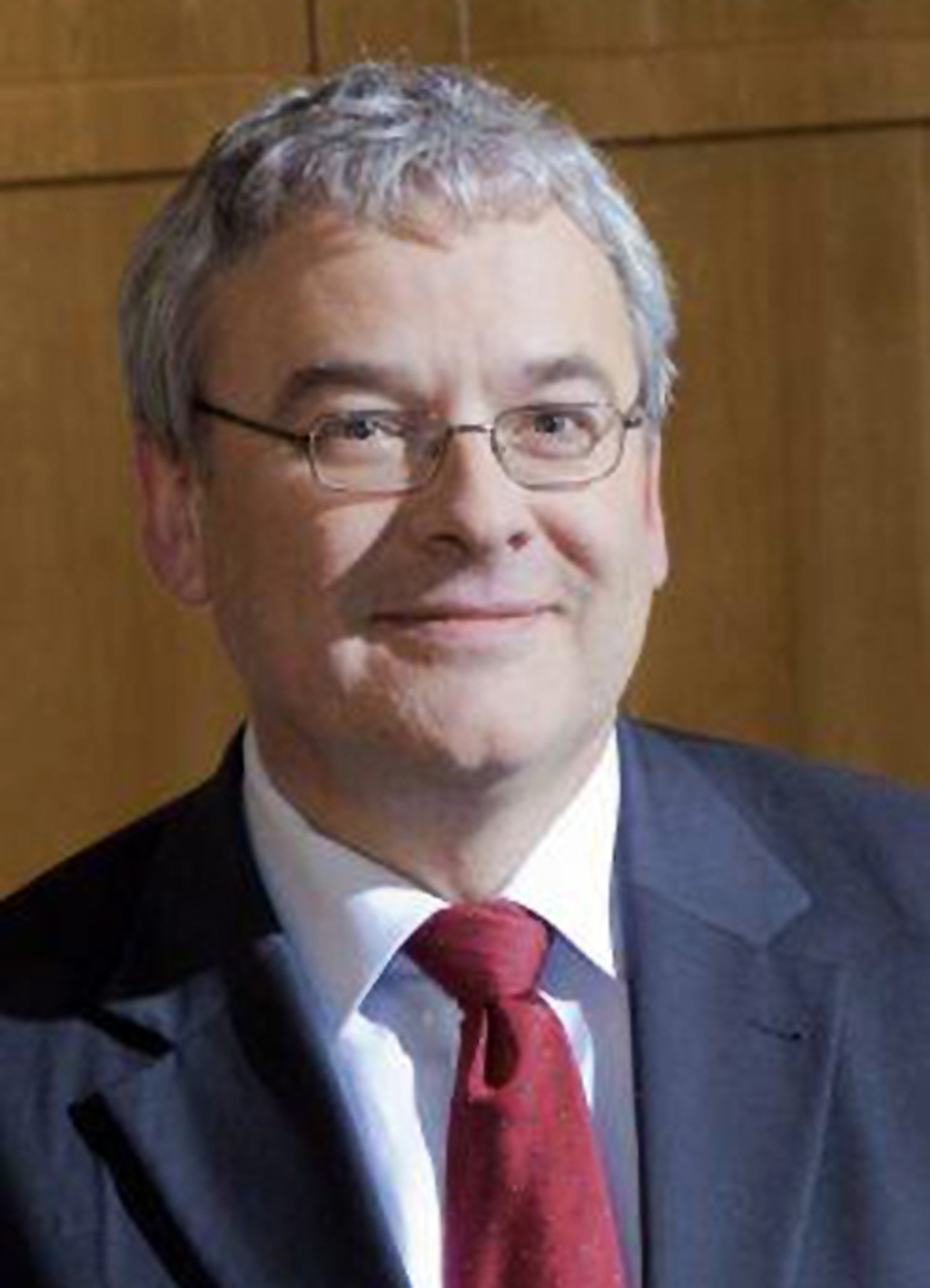 Professor Dr. Axel Freimuth