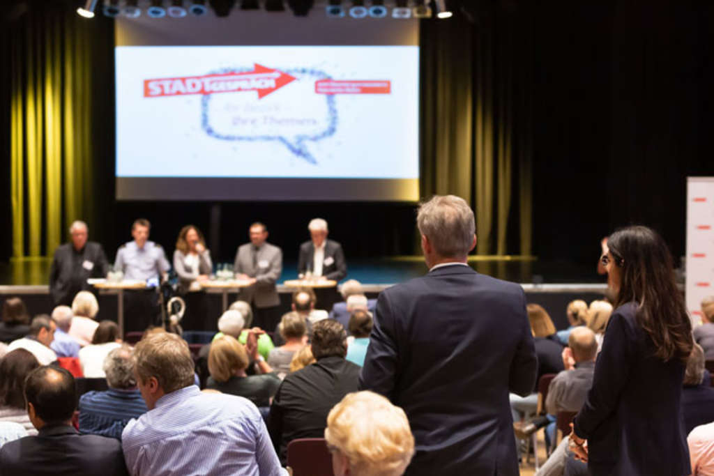 Stadtgespräch Porz am 11. Juni 2019: Beitrag eines Zuschauers von hinten