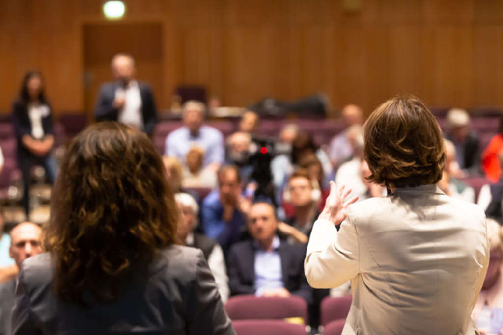 Stadtgespräch Porz am 11. Juni 2019, Blick vom Podium in den Zuschauerraum