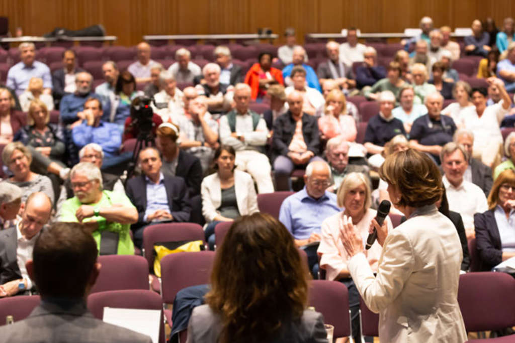 Stadtgespräch Porz am 11. Juni 2019, Blick vom Podium in den Zuschauerraum