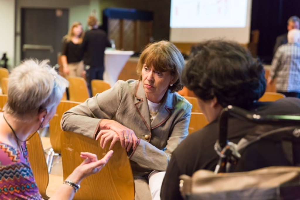 Oberbürgermeisterin Henriette Reker im Stadtgespräch in Chorweiler