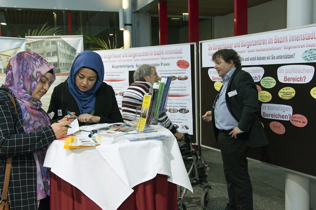 Interessierte informieren sich