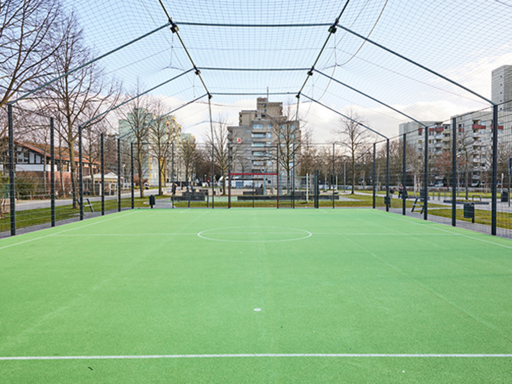 Soccer Cage im Bereich der Oxforder Passage