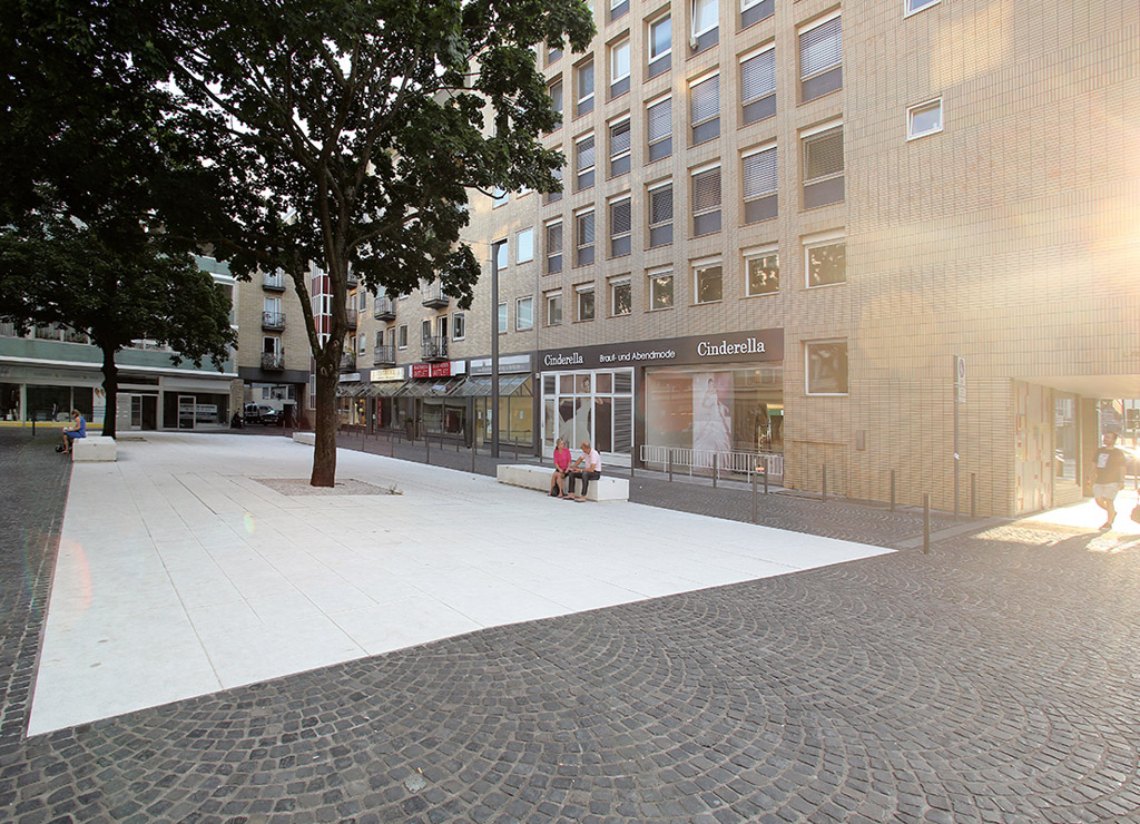 Fotoaufnahme mit Blick auf den in 2012 neugestalteten L.-Fritz-G